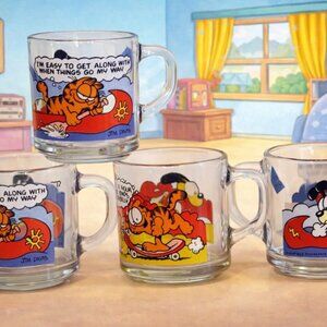 Garfield Clear Glass Coffee Cups – Mondays Optional, Coffee Required!